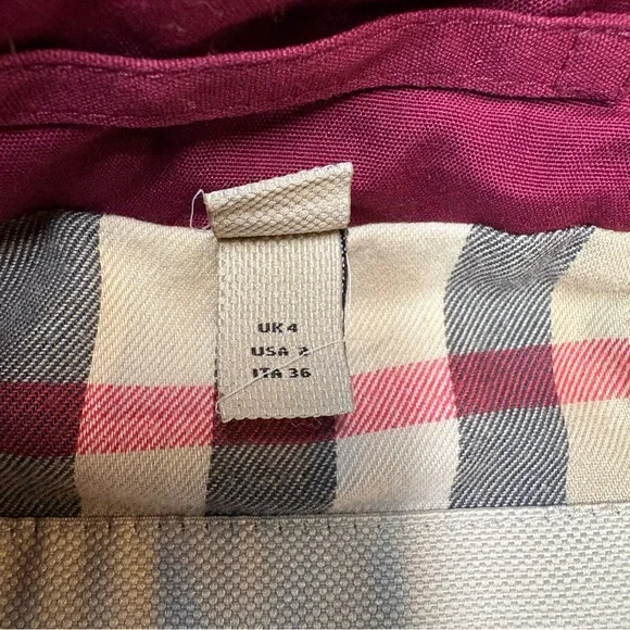 Burberry trench coat. - Picture 13 of 16